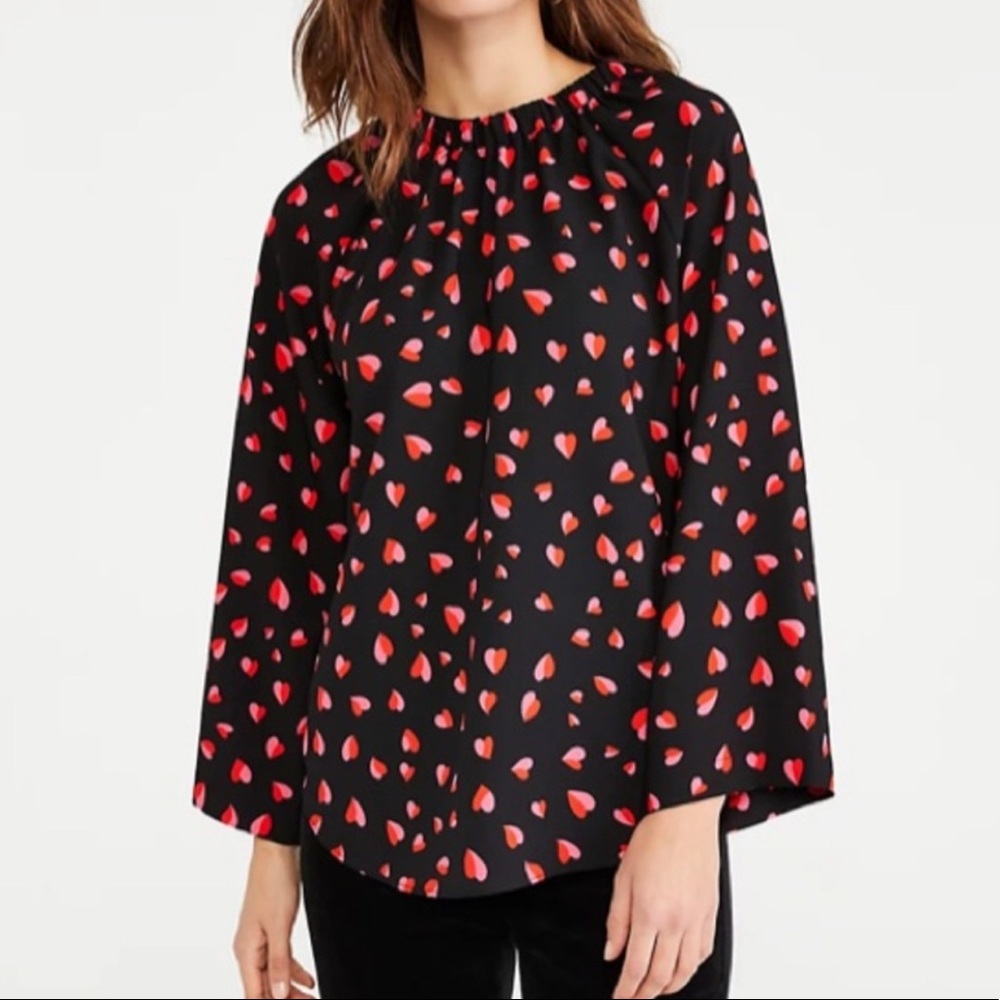 Ann Taylor HEART SHIRRED NECK TOP, Size M. NWT